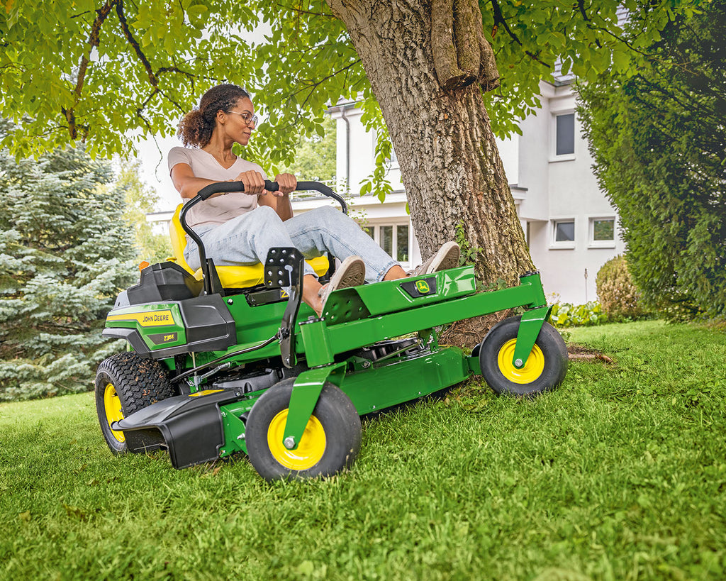 John Deere Z315E Side Discharge 42" Zero-Turn Lawn Mower