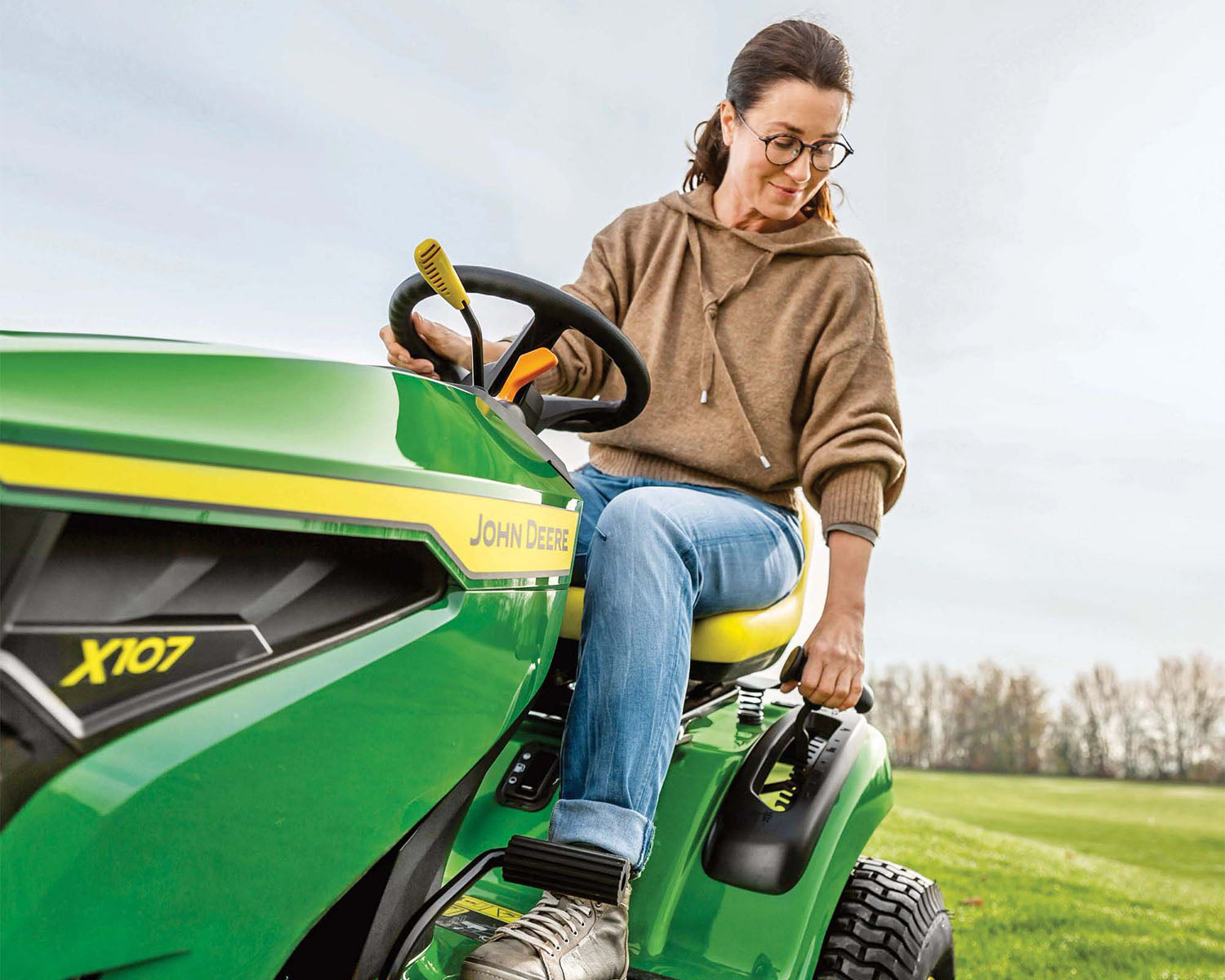 John Deere X107 Side Discharge 42" Ride On Lawn Mower (2026 Model)