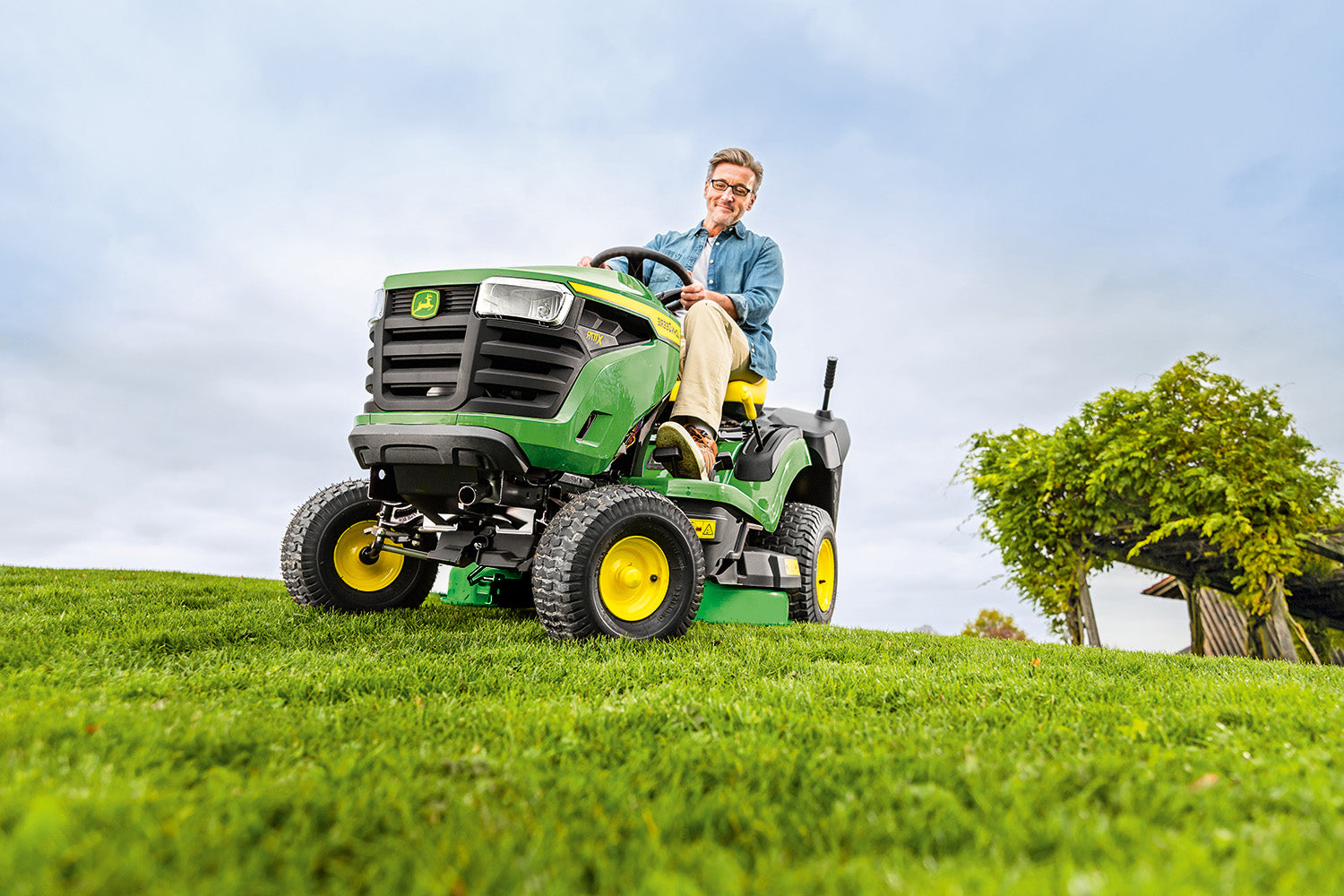 John Deere X117R Rear Collect 36" Ride On Lawn Mower (2026 Model)