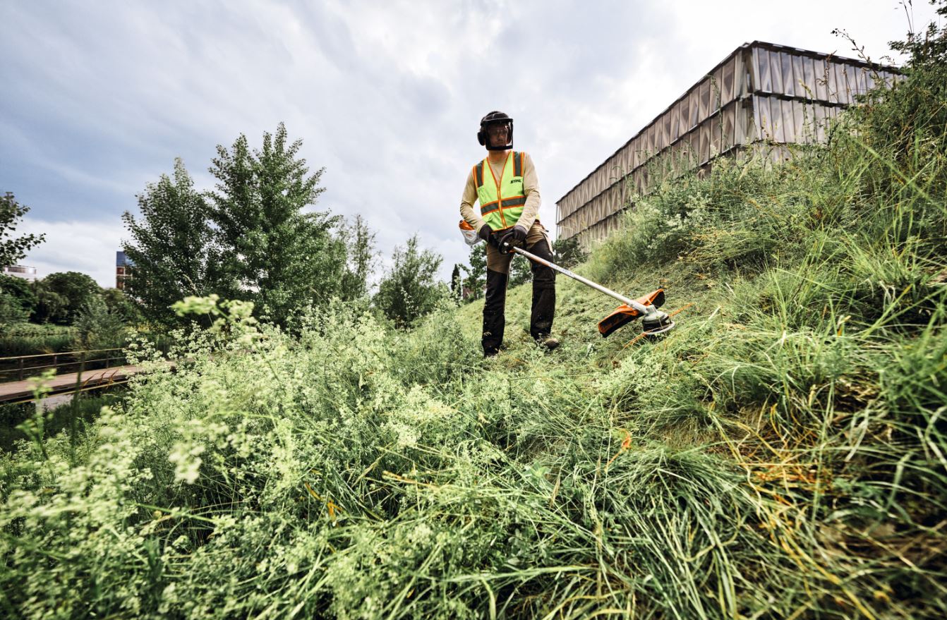 STIHL FSA140 Cordless Brush Cutter