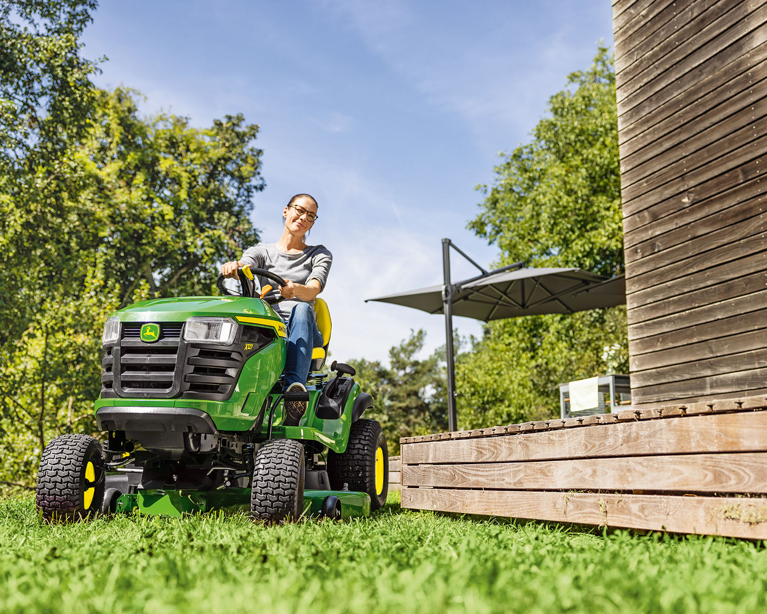 John Deere X127 Side Discharge and Mulching 42" Ride On Lawn Mower (2026 Model)