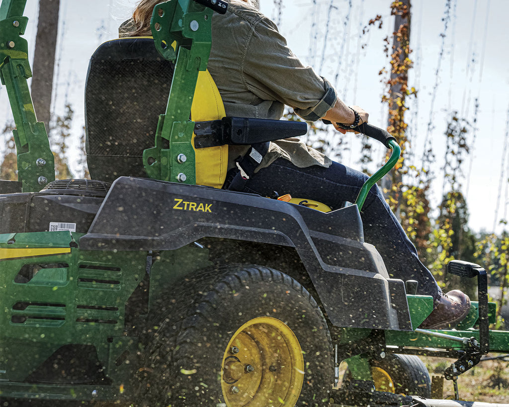 John Deere Z530M Side Discharge 48" Zero-Turn Lawn Mower