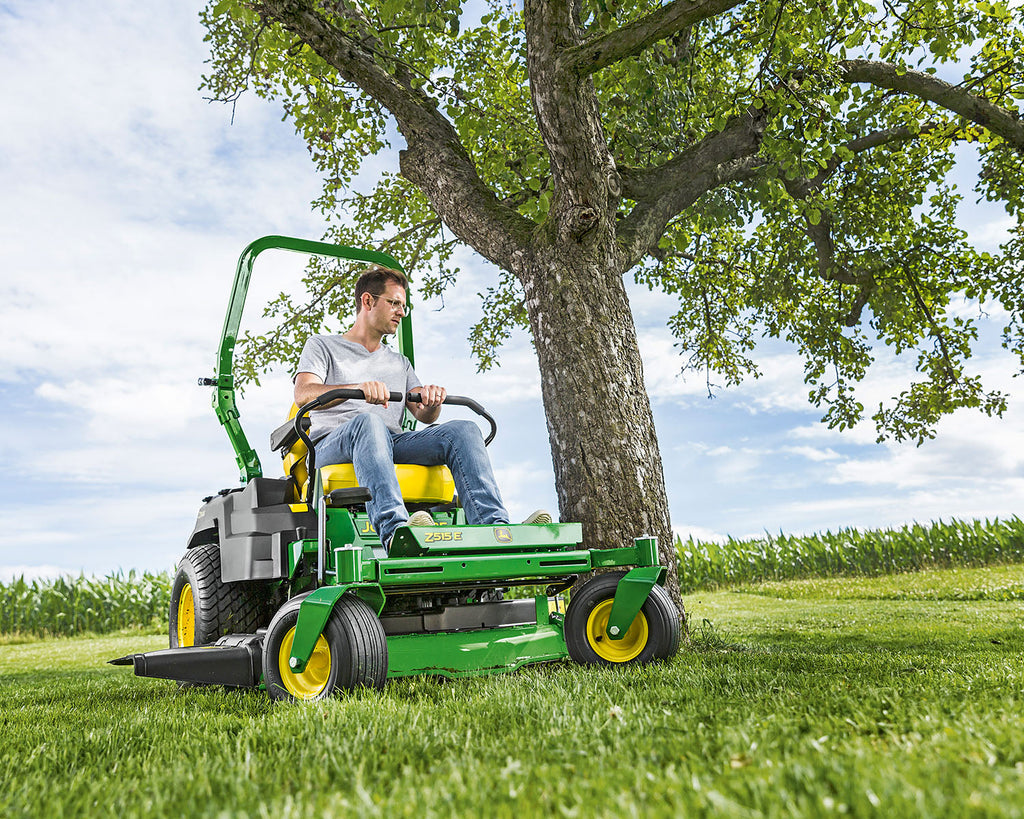 John Deere Z515E Side Discharge 48" Zero-Turn Lawn Mower