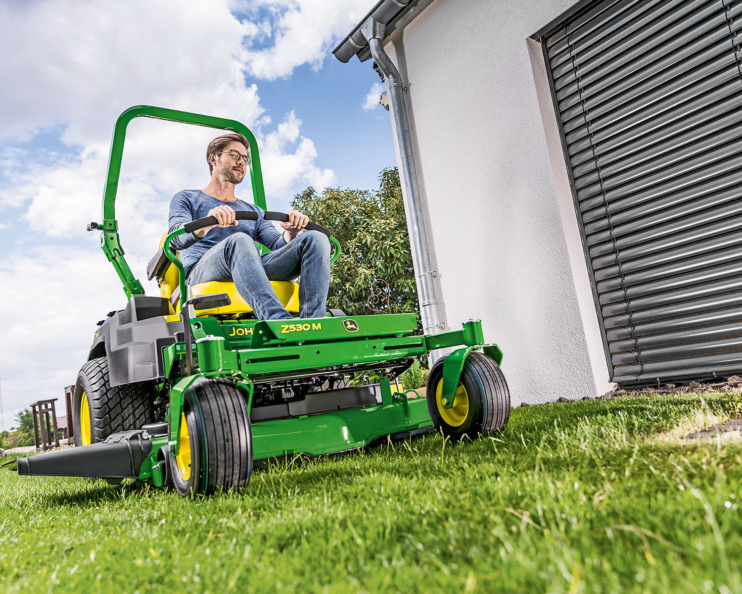 John Deere Z530M Side Discharge 48" Zero-Turn Lawn Mower