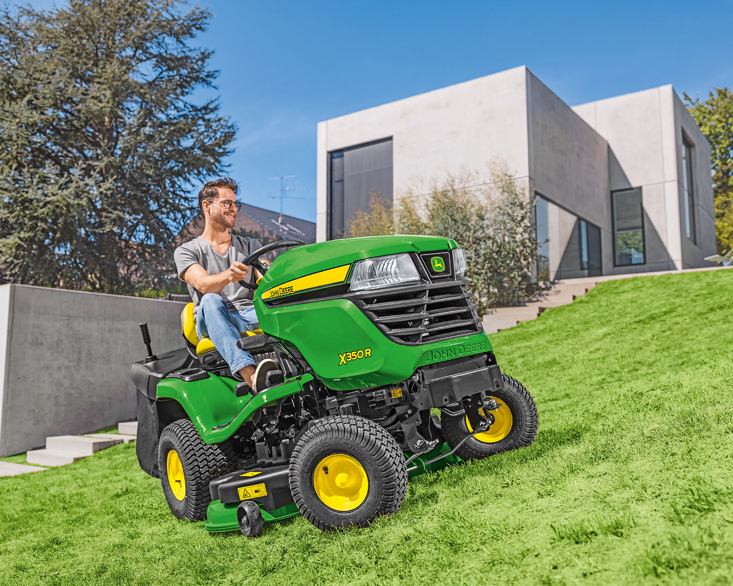John Deere X350R Rear Collect and Mulching 42" Ride On Lawn Mower