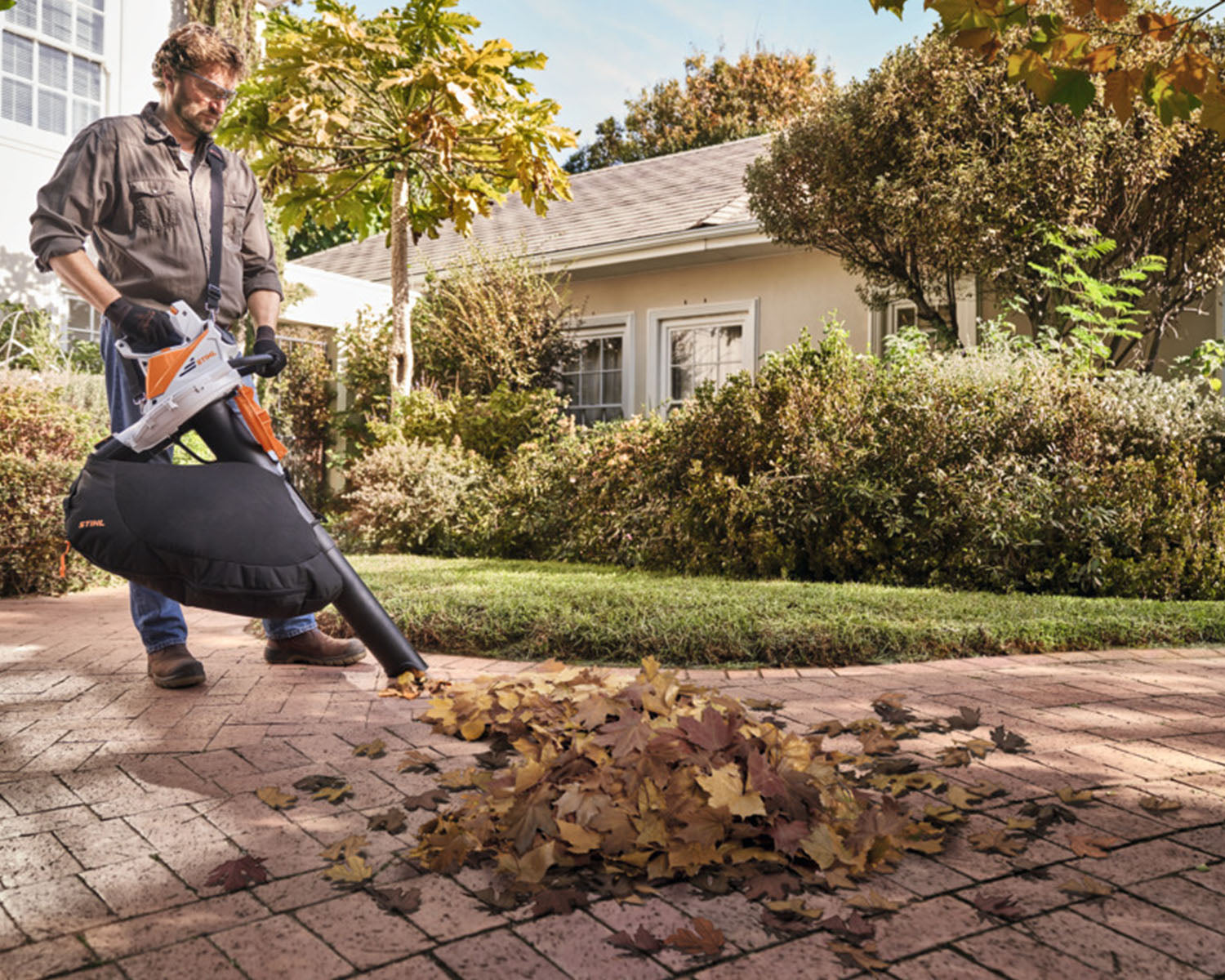 STIHL SHA56 Cordless Blower Vacuum Set