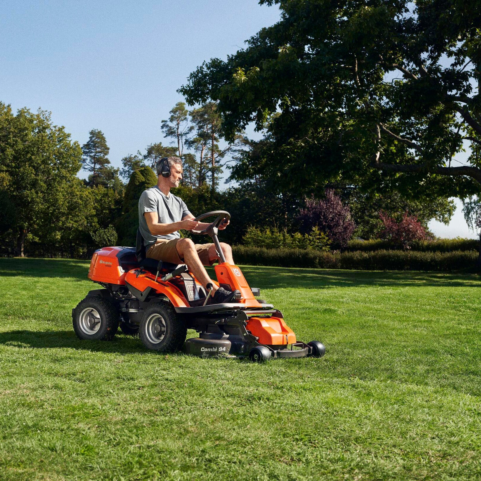 Husqvarna Rider 214T Rear Discharge and Mulching 40" Mower